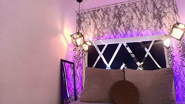 charlotte bluee online show from January 13, 2026, 6:34 pm