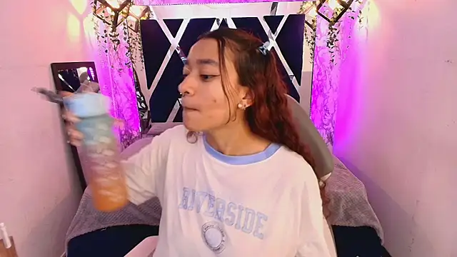 charlotte bluee online show from November 8, 2025, 4:10 pm