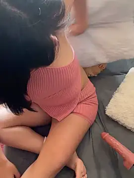 Snapshot of ZafiroKlein chatting on October 16, 2025, 8:17 pm ZafiroKlein online show from October 16, 2025, 8:17 pm