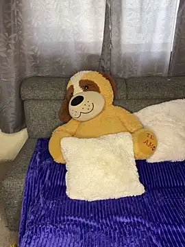 Snapshot of ZafiroKlein chatting on November 18, 2025, 8:45 pm ZafiroKlein online show from November 18, 2025, 8:45 pm