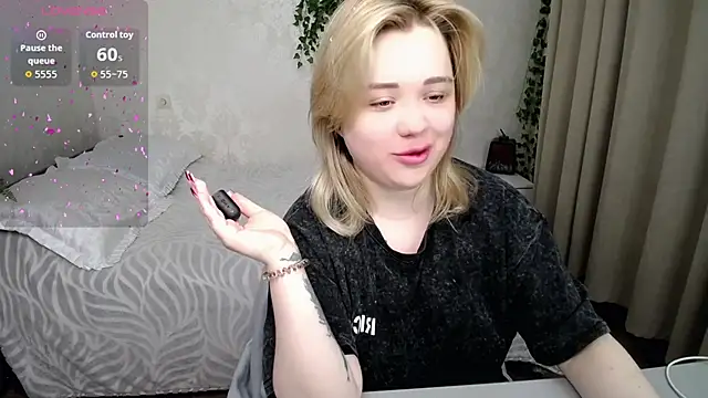 Snapshot of Finna_39 chatting on January 7, 2026, 5:12 am Finna 39 online show from January 7, 2026, 5:12 am