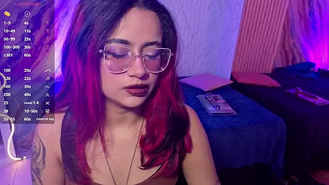 Snapshot of kristen_tay chatting on May 19, 2026, 3:02 am kristen tay online show from May 19, 2026, 3:02 am