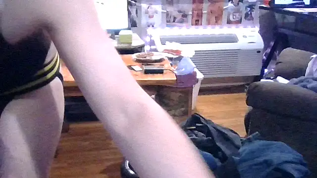 Snapshot of Sk00byJaXxX212 chatting on January 8, 2026, 10:43 am Sk00byJaXxX212 online show from January 8, 2026, 10:43 am