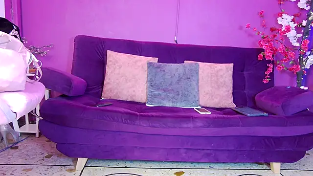 Snapshot of Arii_moon chatting on November 18, 2025, 7:39 pm Arii moon online show from November 18, 2025, 7:39 pm