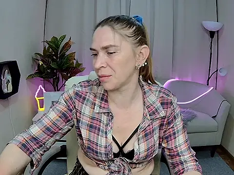 TessaDaybreak online show from May 14, 2026, 12:24 pm