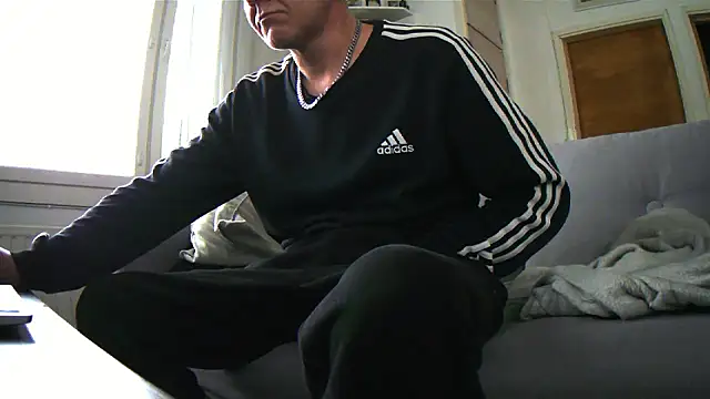 Snapshot of Teemu chatting on January 17, 2026, 9:24 am Teemu online show from January 17, 2026, 9:24 am