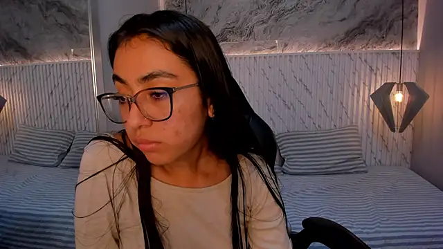 Snapshot of lucelly_15 chatting on March 11, 2025, 2:51 pm lucelly 15 online show from March 11, 2025, 2:51 pm