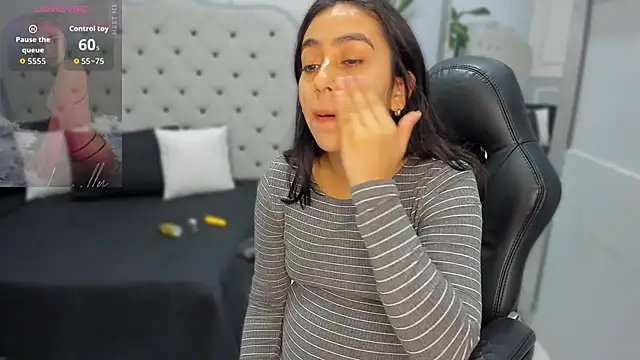 lucelly 15 online show from February 3, 2026, 11:48 am