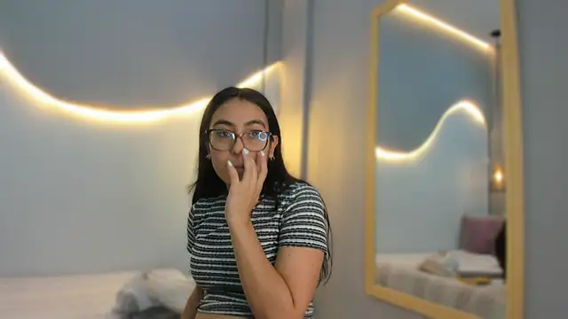 lucelly 15 online show from December 19, 2025, 11:45 am