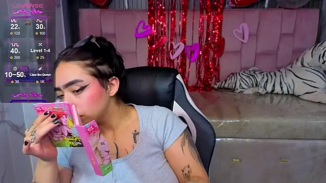 Snapshot of Anni_acker_b chatting on February 28, 2026, 12:49 pm Anni acker b online show from February 28, 2026, 12:49 pm