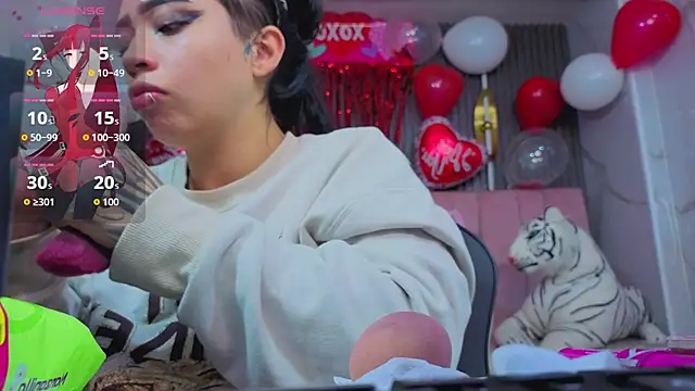 Snapshot of Anni_acker_b chatting on February 17, 2026, 12:46 pm Anni acker b online show from February 17, 2026, 12:46 pm