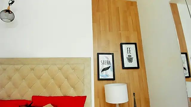 Snapshot of KimberlyBigBoobs chatting on September 10, 2025, 4:44 am KimberlyBigBoobs online show from September 10, 2025, 4:44 am