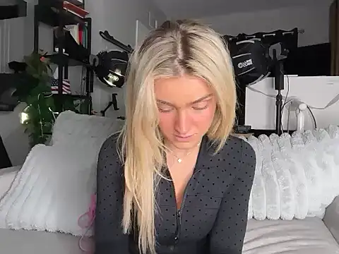 Snapshot of meggsworld chatting on January 16, 2026, 1:26 pm meggsworld online show from January 16, 2026, 1:26 pm