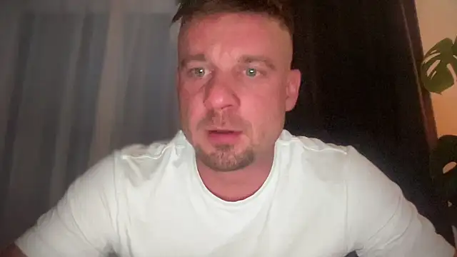 Snapshot of Hagener985 chatting on May 18, 2026, 7:40 pm Hagener985 online show from May 18, 2026, 7:40 pm