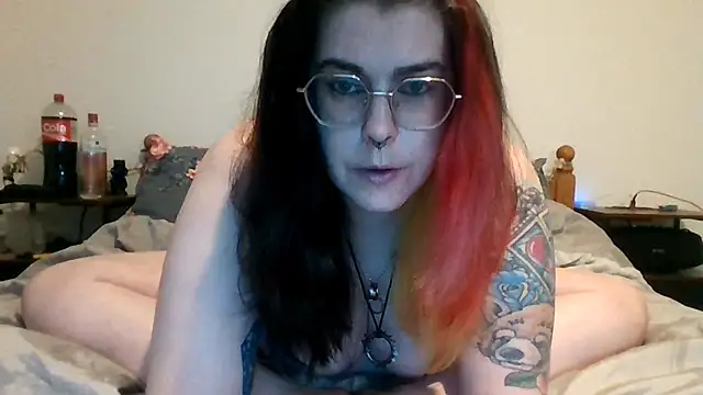 Snapshot of Tattooedlady_0626 chatting on November 8, 2025, 3:26 pm Tattooedlady 0626 online show from November 8, 2025, 3:26 pm