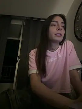 candycami19 online show from September 26, 2025, 8:43 am