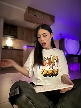 candycami19 online show from October 7, 2025, 1:39 am