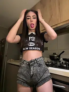 candycami19 online show from February 26, 2025, 8:28 am