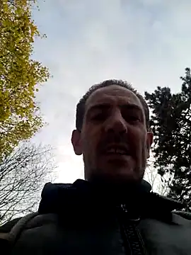 larcoeur online show from November 10, 2025, 1:49 pm