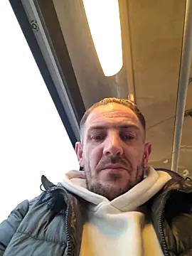 larcoeur online show from February 22, 2025, 11:46 am