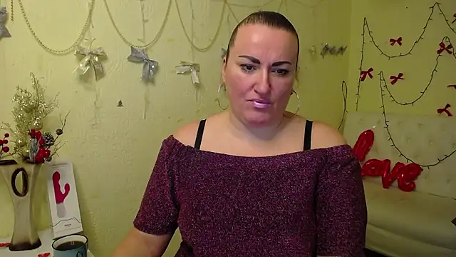 DianaMGG online show from January 13, 2026, 6:39 am