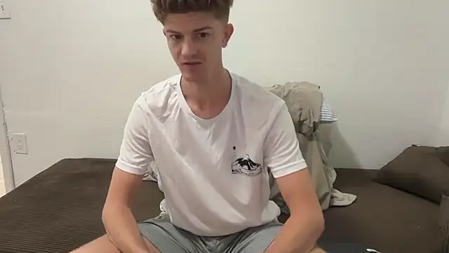 Snapshot of greekmythics chatting on April 3, 2026, 11:38 am greekmythics online show from April 3, 2026, 11:38 am