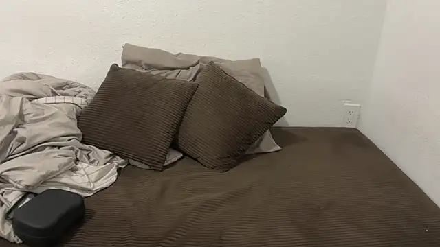 Snapshot of greekmythics chatting on March 31, 2026, 1:35 pm greekmythics online show from March 31, 2026, 1:35 pm