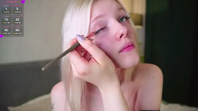 Snapshot of EdlaHewell chatting on March 8, 2026, 1:11 am EdlaHewell online show from March 8, 2026, 1:11 am