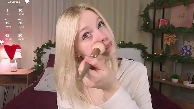 Snapshot of EdlaHewell chatting on December 19, 2025, 1:20 am EdlaHewell online show from December 19, 2025, 1:20 am