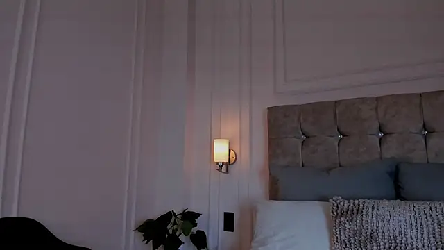 Snapshot of JasmineRoss_1 chatting on November 6, 2025, 9:41 pm JasmineRoss 1 online show from November 6, 2025, 9:41 pm