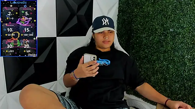 melany rouse18 online show from November 12, 2025, 2:04 am