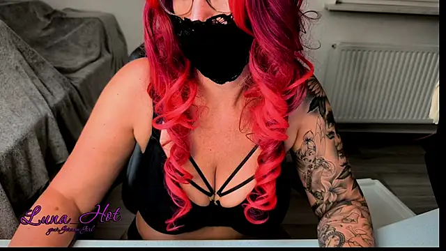 Lunalein online show from July 15, 2026, 6:48 pm