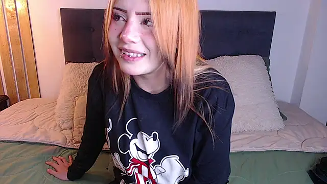 fyreandfox  online show from June 26, 2026, 8:25 pm