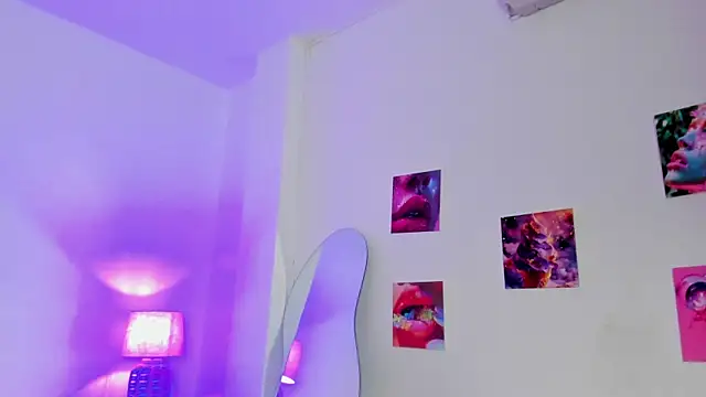 naomy 68 online show from October 24, 2025, 3:05 am