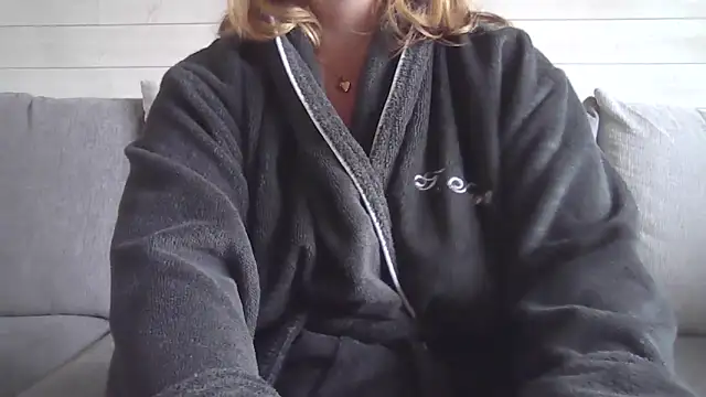 sizha6 online show from October 23, 2025, 8:24 am