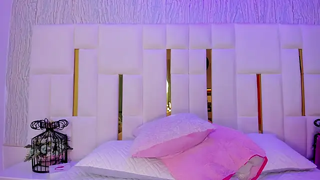 hillary uckerman  online show from February 18, 2026, 11:39 am