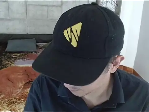 Snapshot of JhonTorres018 chatting on March 3, 2026, 7:21 pm JhonTorres018 online show from March 3, 2026, 7:21 pm