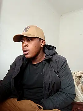 bosszonke123 online show from May 6, 2026, 10:52 am