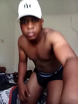 bosszonke123 online show from March 3, 2025, 4:54 am