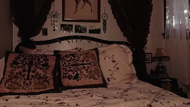 Snapshot of sinfulblonde1 chatting on February 2, 2026, 11:37 pm sinfulblonde1 online show from February 2, 2026, 11:37 pm