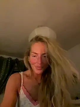 Fiery Blonde LexiX online show from October 20, 2025, 9:59 pm