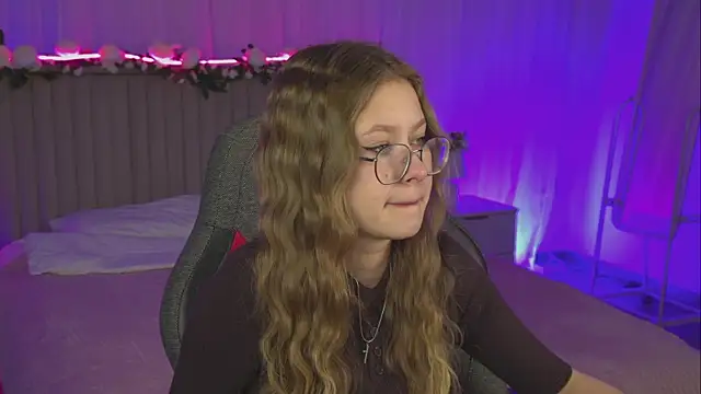 EveMundie online show from November 14, 2025, 9:57 am