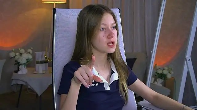 Snapshot of EveMundie chatting on February 25, 2026, 6:24 am EveMundie online show from February 25, 2026, 6:24 am