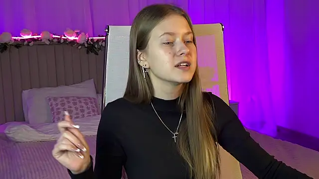 Snapshot of EveMundie chatting on January 19, 2026, 10:19 am EveMundie online show from January 19, 2026, 10:19 am