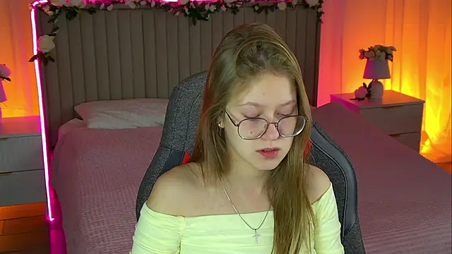 EveMundie online show from October 27, 2025, 6:58 am