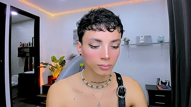 nilam valker online show from October 2, 2025, 11:08 pm