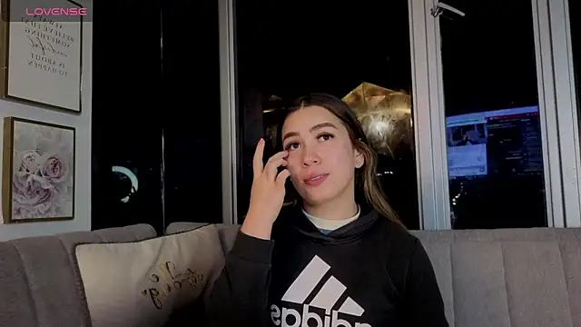 Snapshot of Ivanna_West chatting on April 21, 2026, 9:49 am Ivanna West online show from April 21, 2026, 9:49 am