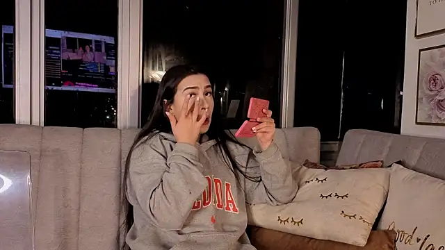 Ivanna West online show from December 4, 2025, 10:03 am