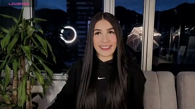 Ivanna West online show from September 18, 2025, 10:40 am