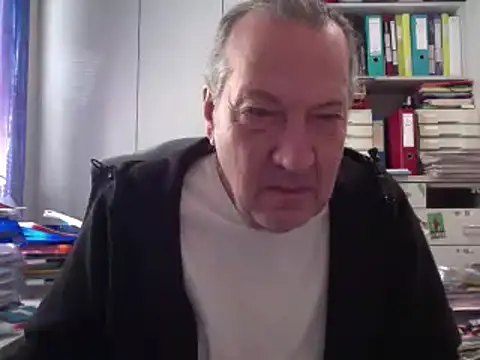 HMStraps01 online show from November 19, 2025, 8:14 am